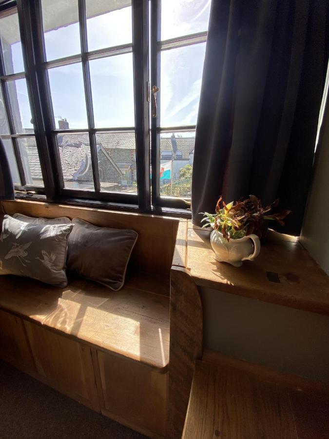 Bed and Breakfast Tom'S Of Tregaron Exterior foto